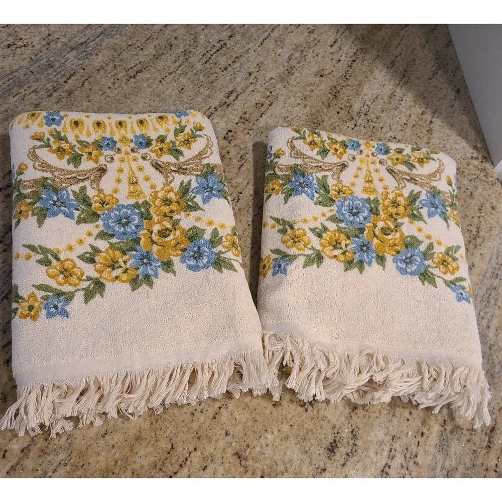 2 Vintage TASTEMAKER Bath Towel MCM Yellow Blue Floral Scroll Fringe Edge 43
